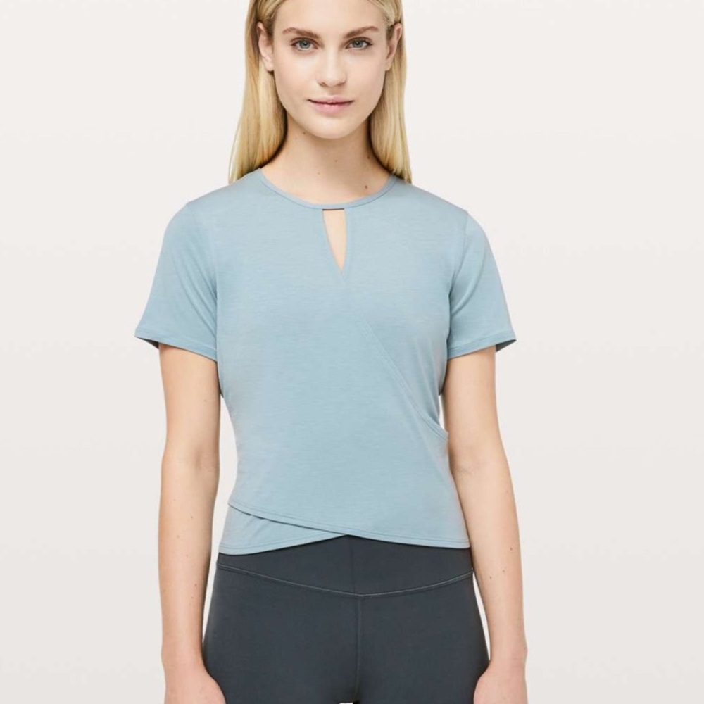 Lululemon Round Trip Short Sleeve- Blue Cast Size 6